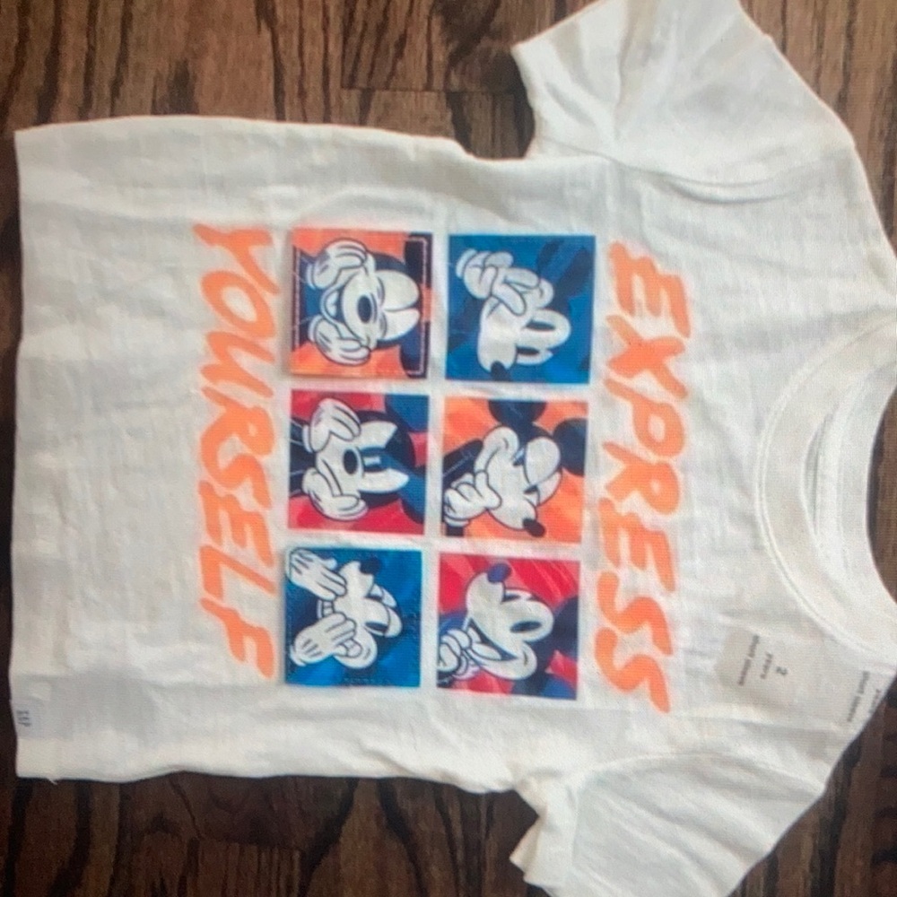 Gap Disney Mickey expression shirt